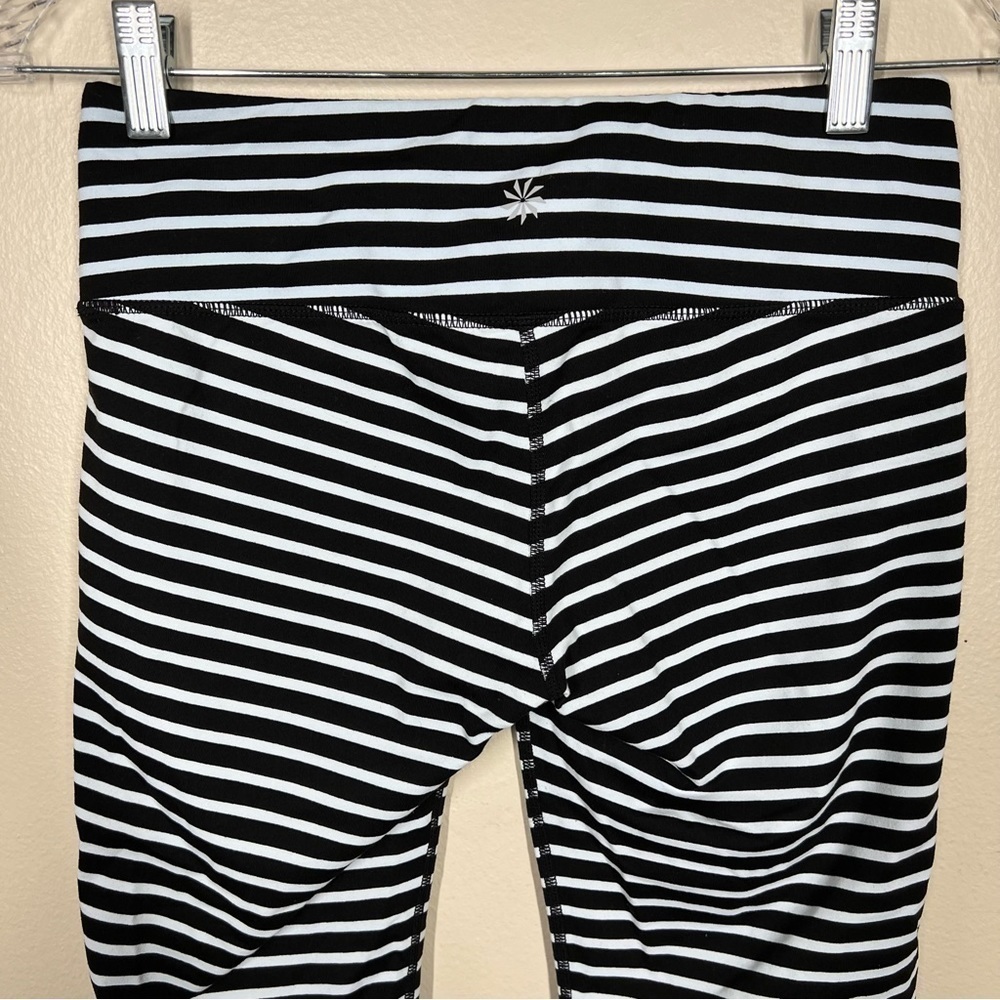 Athleta Chaturanga Capri Crop Leggings Black White Stripe Small Style 243095 - Picture 7 of 11